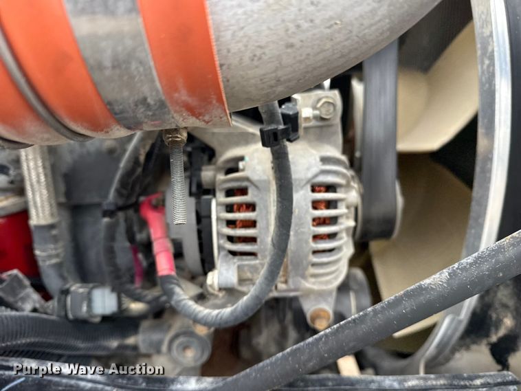 image for item EG1839 2017 Peterbilt 337 truck cab and chassis