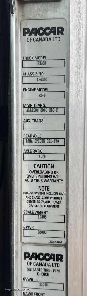 image for item EG1839 2017 Peterbilt 337 truck cab and chassis