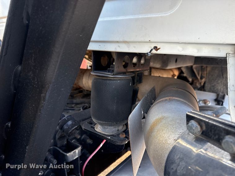 image for item EG1845 2006 Mack CHN613 semi truck