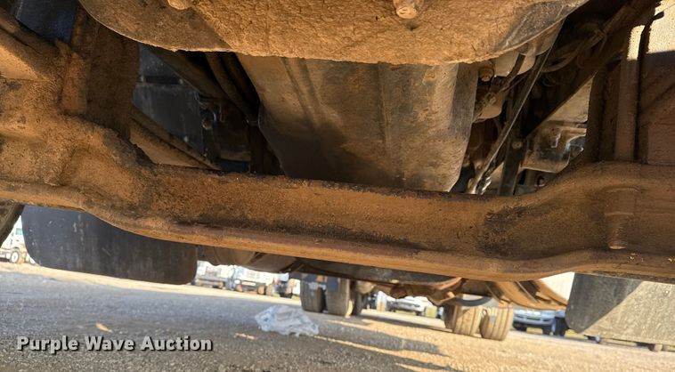 image for item EG1845 2006 Mack CHN613 semi truck