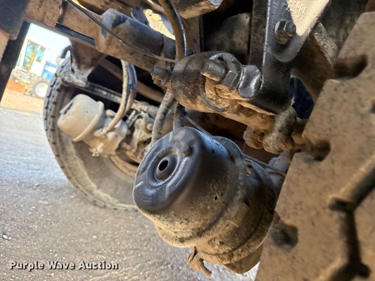 image for item EG1845 2006 Mack CHN613 semi truck