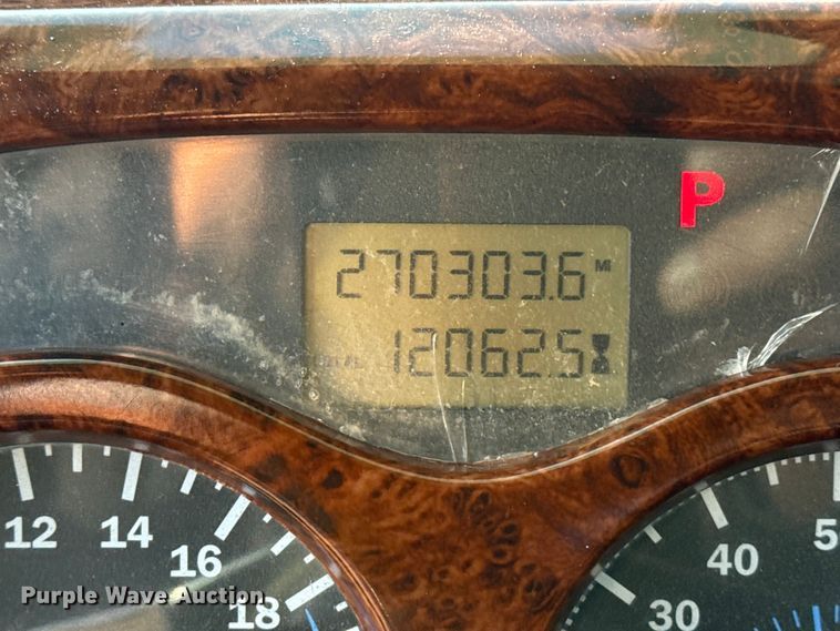 image for item EG1845 2006 Mack CHN613 semi truck