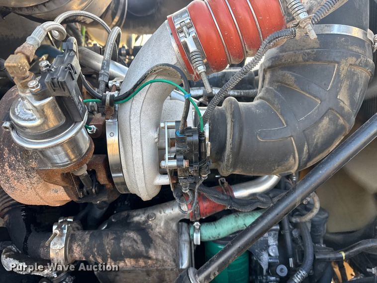 image for item EG1845 2006 Mack CHN613 semi truck