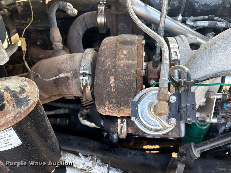 image for item EG1845 2006 Mack CHN613 semi truck