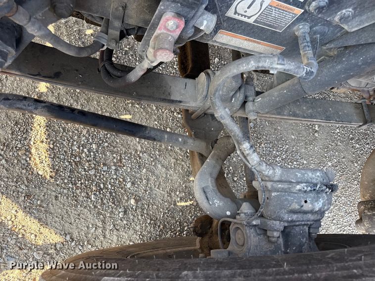 image for item EN0127 2017 Peterbilt MX-13 semi truck