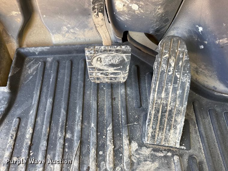 image for item EN0127 2017 Peterbilt MX-13 semi truck