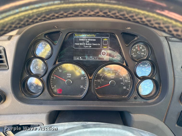 image for item EN0127 2017 Peterbilt MX-13 semi truck