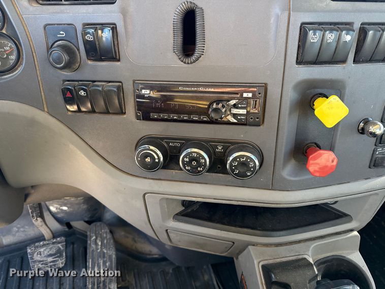 image for item EN0127 2017 Peterbilt MX-13 semi truck