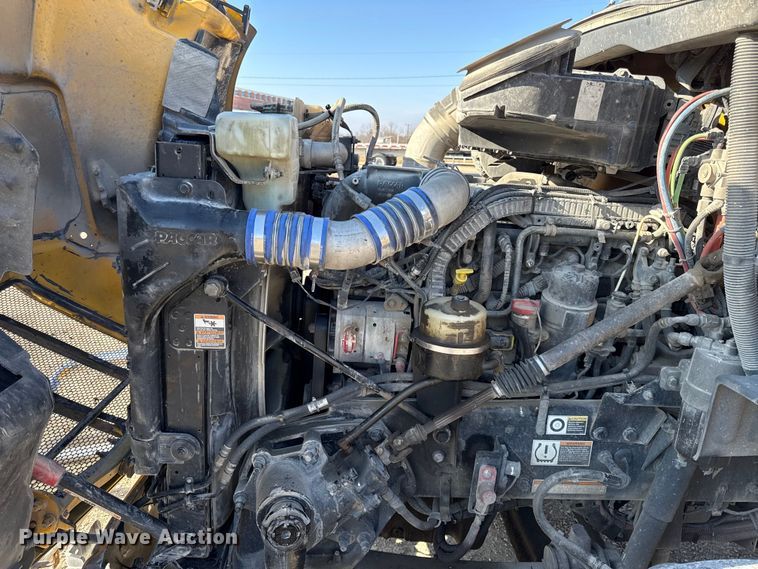 image for item EN0127 2017 Peterbilt MX-13 semi truck