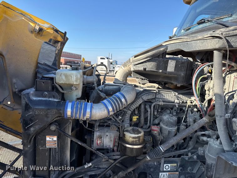 image for item EN0127 2017 Peterbilt MX-13 semi truck