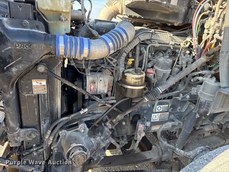 image for item EN0127 2017 Peterbilt MX-13 semi truck