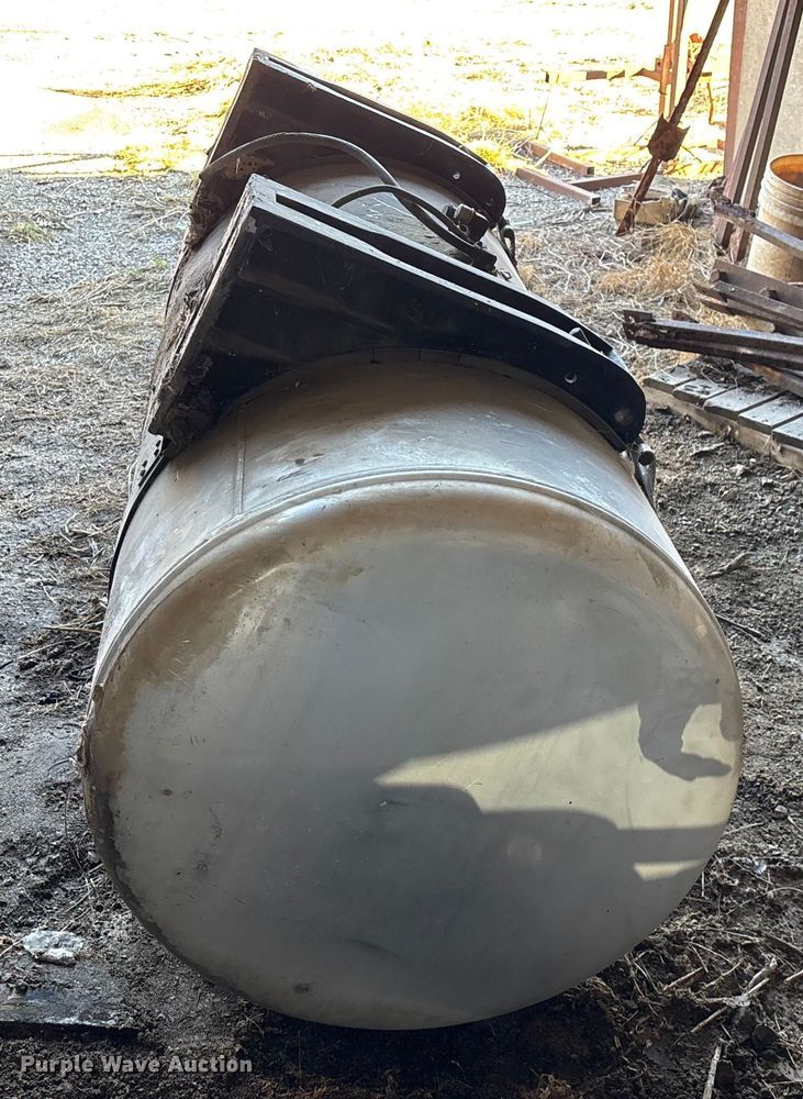 image for item EN5908 (2) Peterbilt fuel tanks