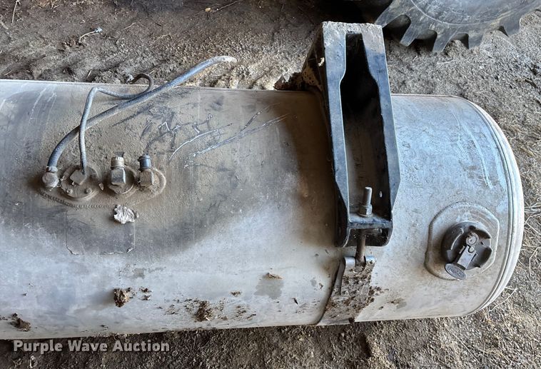 image for item EN5908 (2) Peterbilt fuel tanks