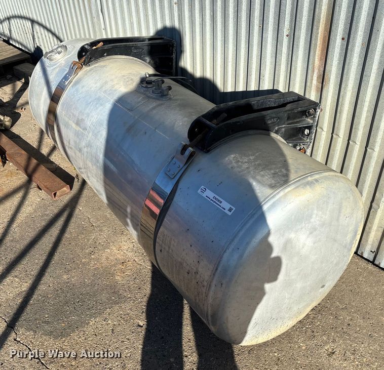 image for item EN5908 (2) Peterbilt fuel tanks