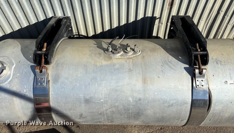 image for item EN5908 (2) Peterbilt fuel tanks