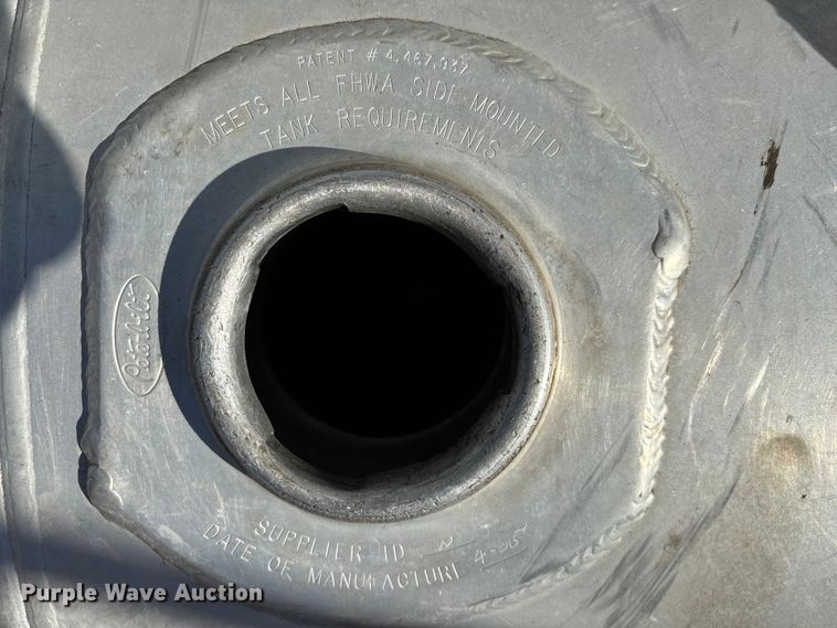 image for item EN5908 (2) Peterbilt fuel tanks