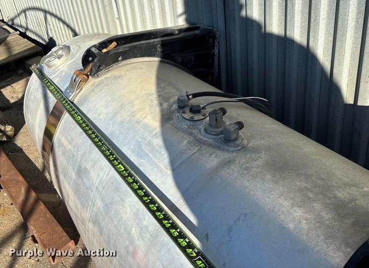 image for item EN5908 (2) Peterbilt fuel tanks