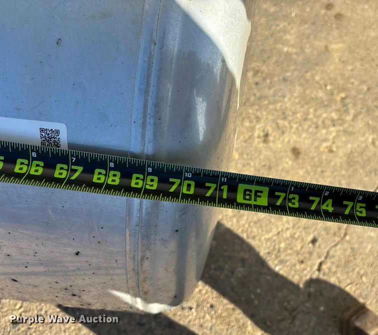 image for item EN5908 (2) Peterbilt fuel tanks