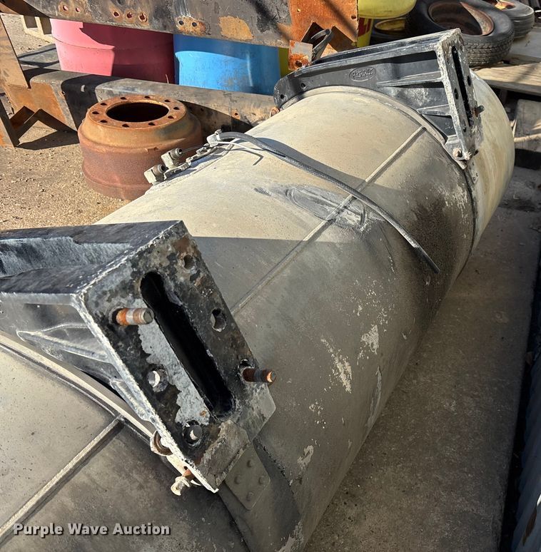 image for item EN5908 (2) Peterbilt fuel tanks