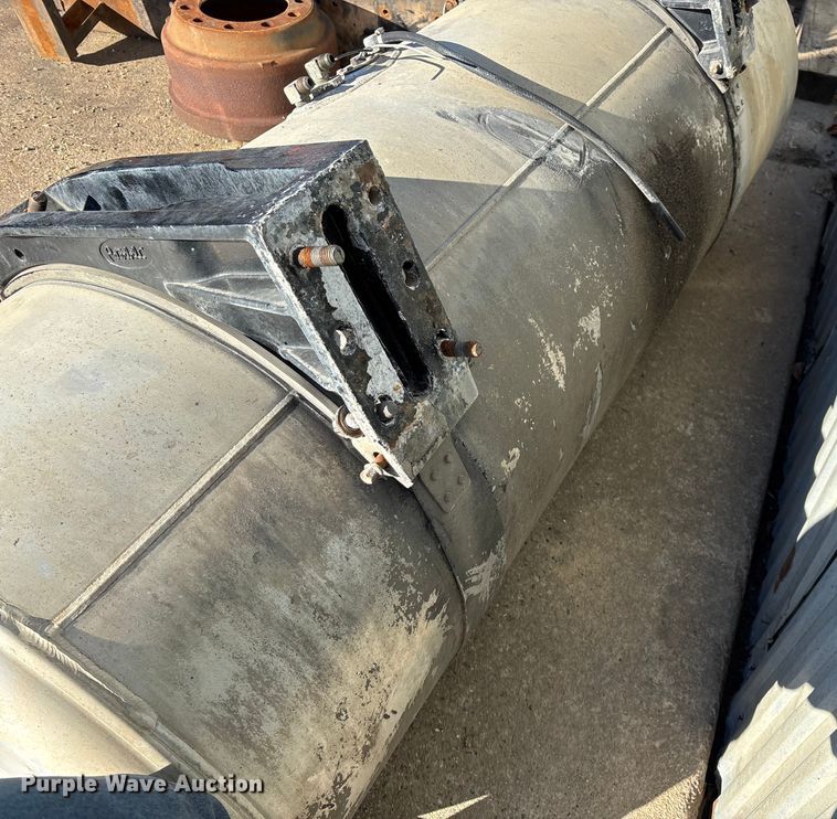 image for item EN5908 (2) Peterbilt fuel tanks