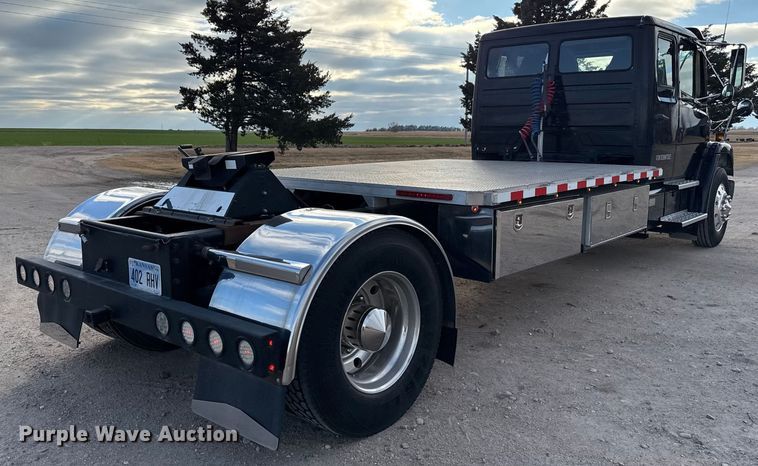 image for item EP2687 1999 Freightliner FL70 flatbed truck