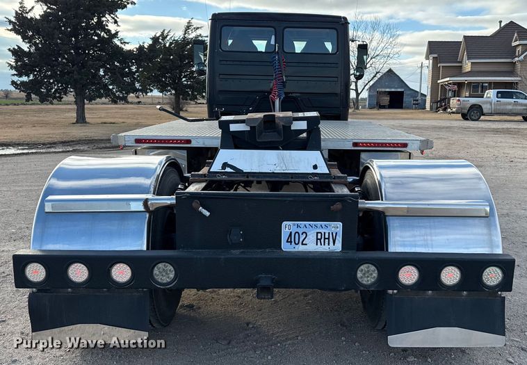 image for item EP2687 1999 Freightliner FL70 flatbed truck