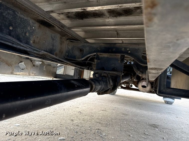 image for item EP2687 1999 Freightliner FL70 flatbed truck