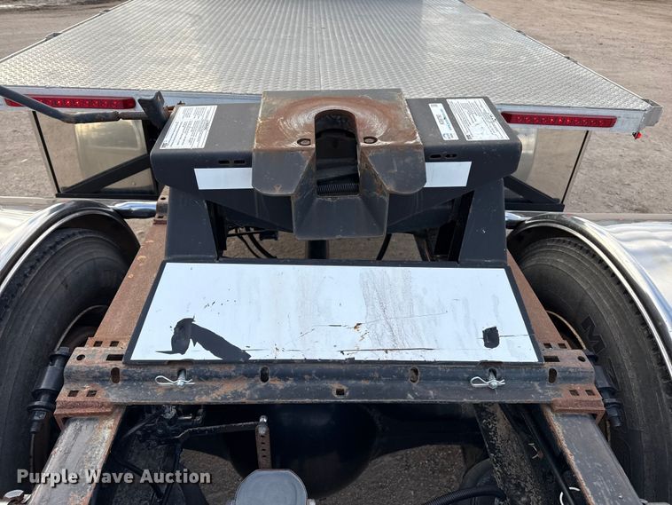 image for item EP2687 1999 Freightliner FL70 flatbed truck