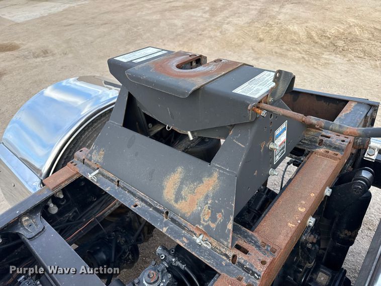 image for item EP2687 1999 Freightliner FL70 flatbed truck