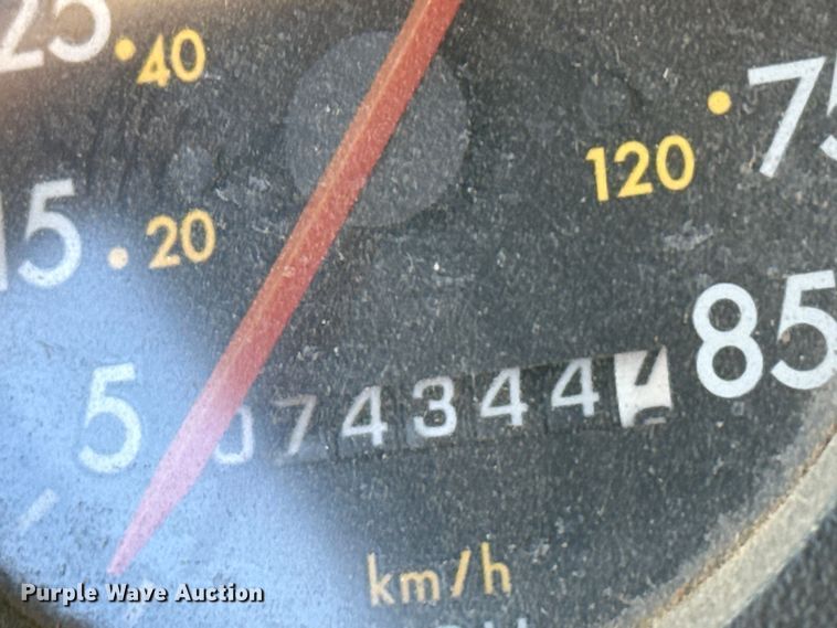 image for item EP2687 1999 Freightliner FL70 flatbed truck