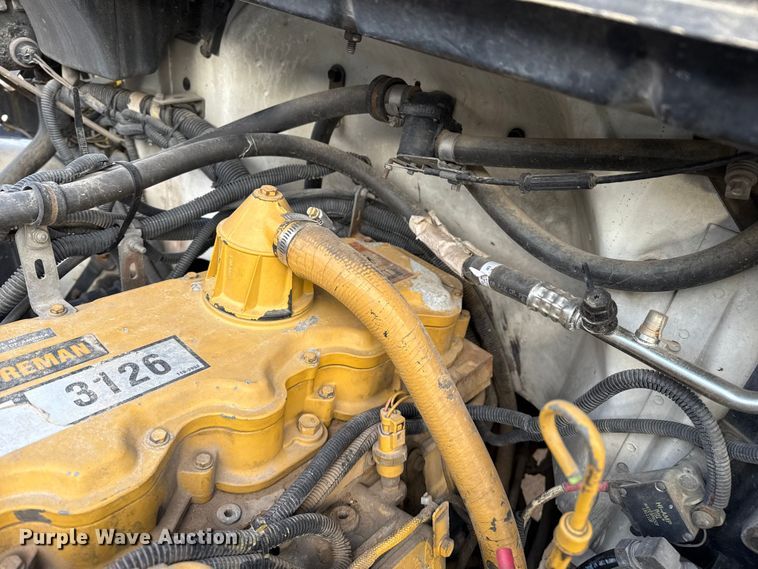 image for item EP2687 1999 Freightliner FL70 flatbed truck