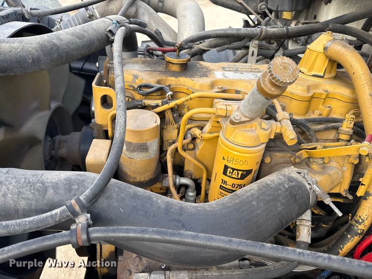 image for item EP2687 1999 Freightliner FL70 flatbed truck