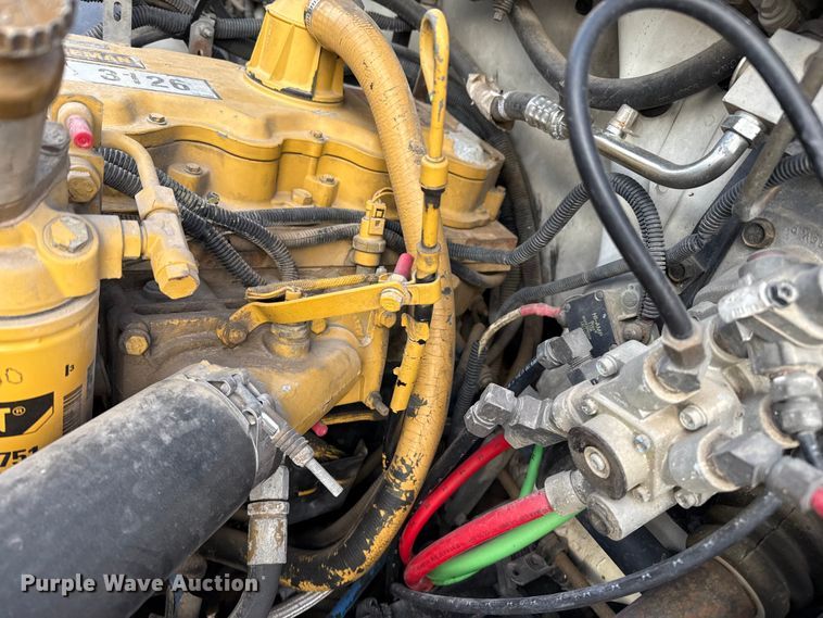 image for item EP2687 1999 Freightliner FL70 flatbed truck