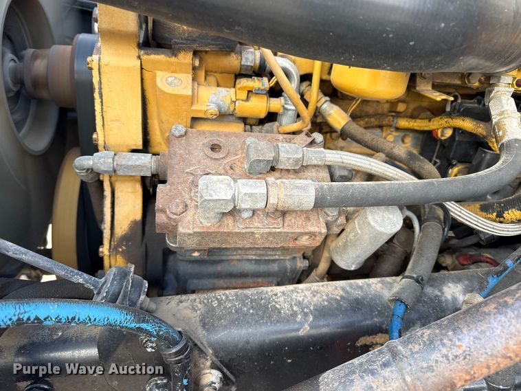 image for item EP2687 1999 Freightliner FL70 flatbed truck