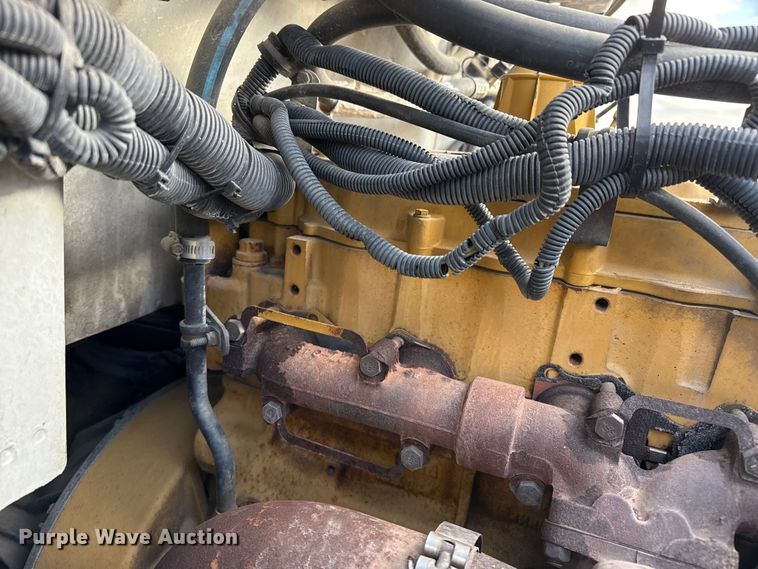 image for item EP2687 1999 Freightliner FL70 flatbed truck