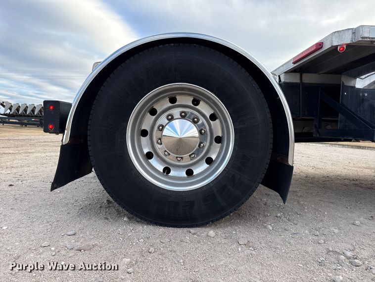 image for item EP2687 1999 Freightliner FL70 flatbed truck