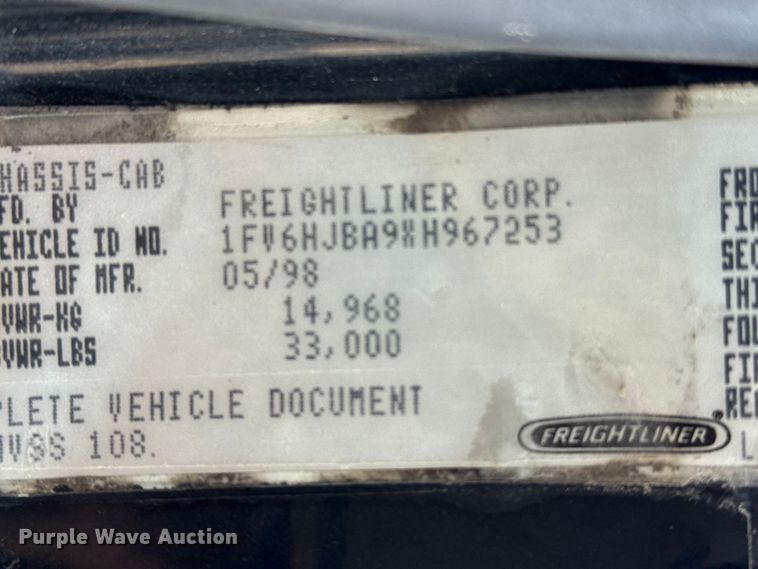 image for item EP2687 1999 Freightliner FL70 flatbed truck