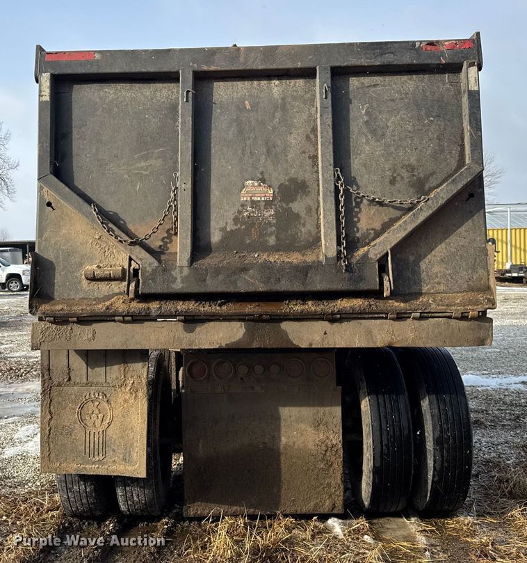 image for item ER0337 2001 L &M Manufacturing end dump trailer