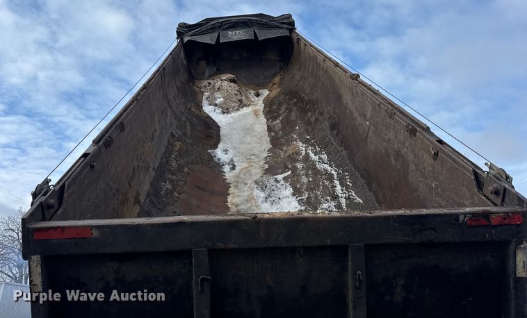 image for item ER0337 2001 L &M Manufacturing end dump trailer