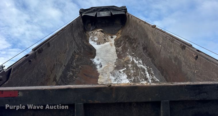 image for item ER0337 2001 L &M Manufacturing end dump trailer