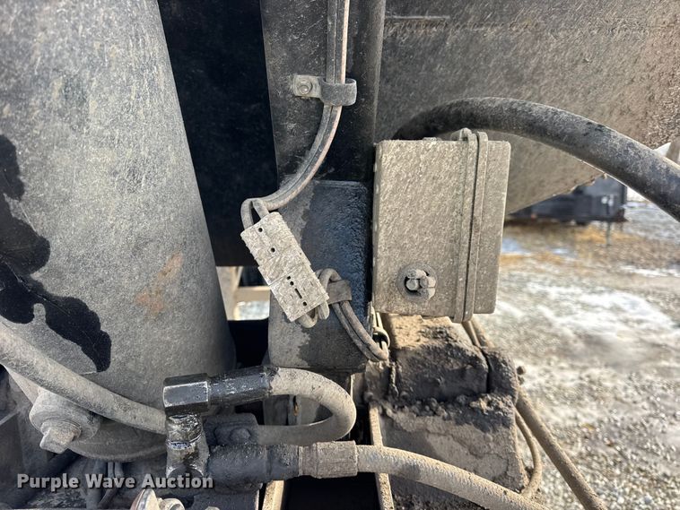 image for item ER0337 2001 L &M Manufacturing end dump trailer