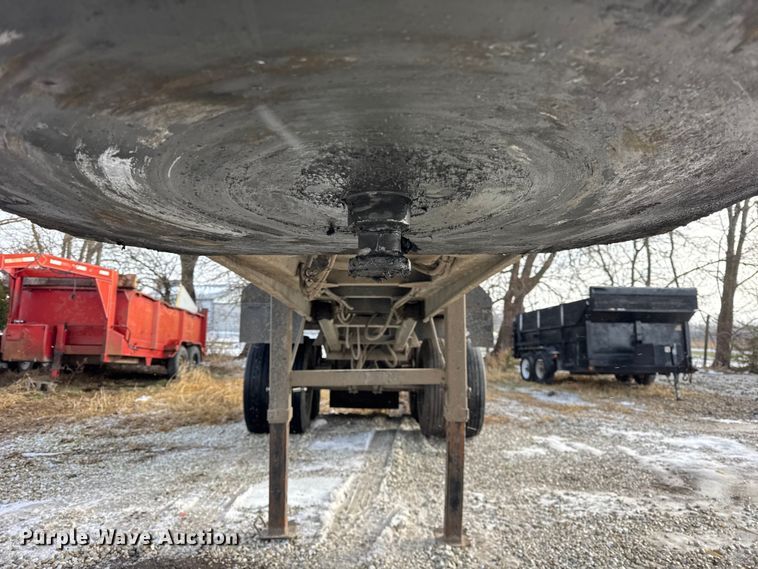 image for item ER0337 2001 L &M Manufacturing end dump trailer