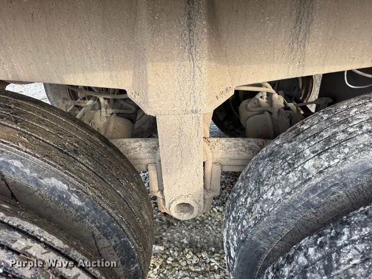 image for item ER0337 2001 L &M Manufacturing end dump trailer