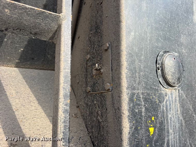 image for item ER0337 2001 L &M Manufacturing end dump trailer