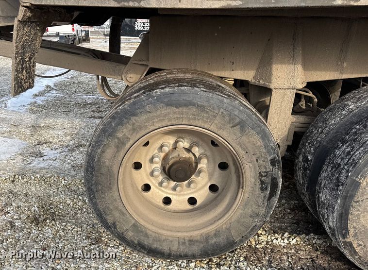 image for item ER0337 2001 L &M Manufacturing end dump trailer