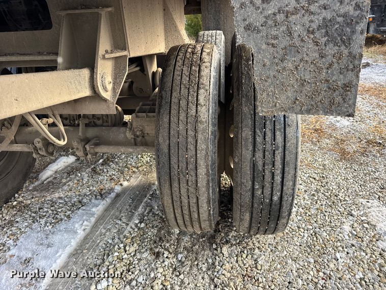 image for item ER0337 2001 L &M Manufacturing end dump trailer