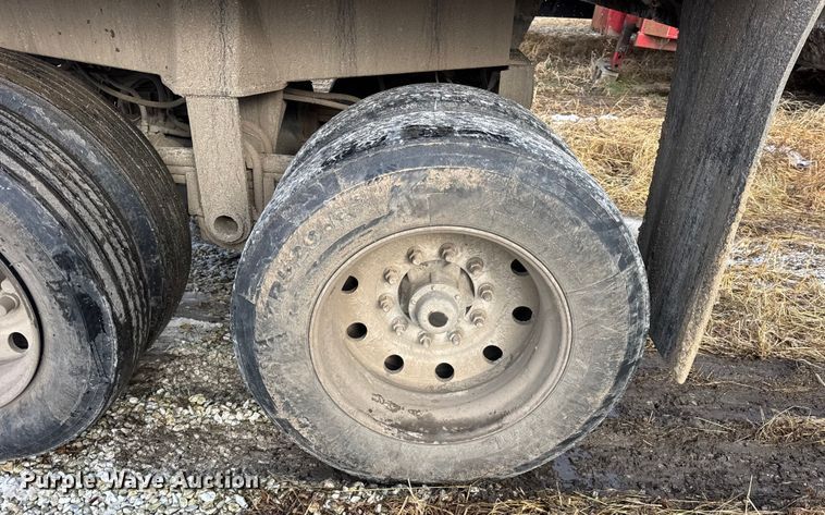 image for item ER0337 2001 L &M Manufacturing end dump trailer