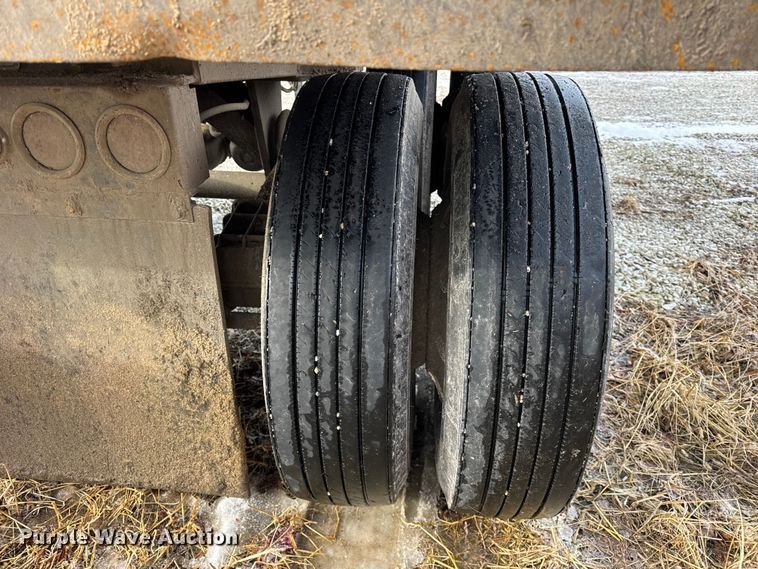 image for item ER0337 2001 L &M Manufacturing end dump trailer