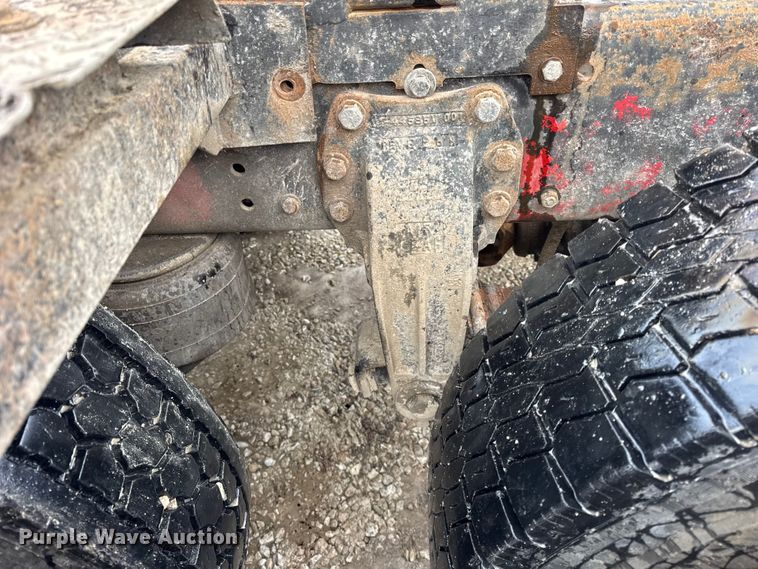 image for item ER0338 1984 Peterbilt 359 semi truck