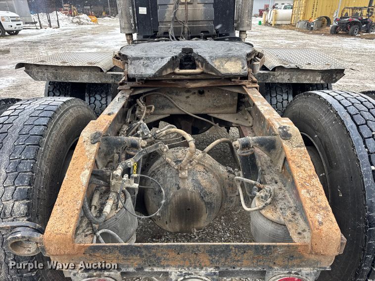 image for item ER0338 1984 Peterbilt 359 semi truck